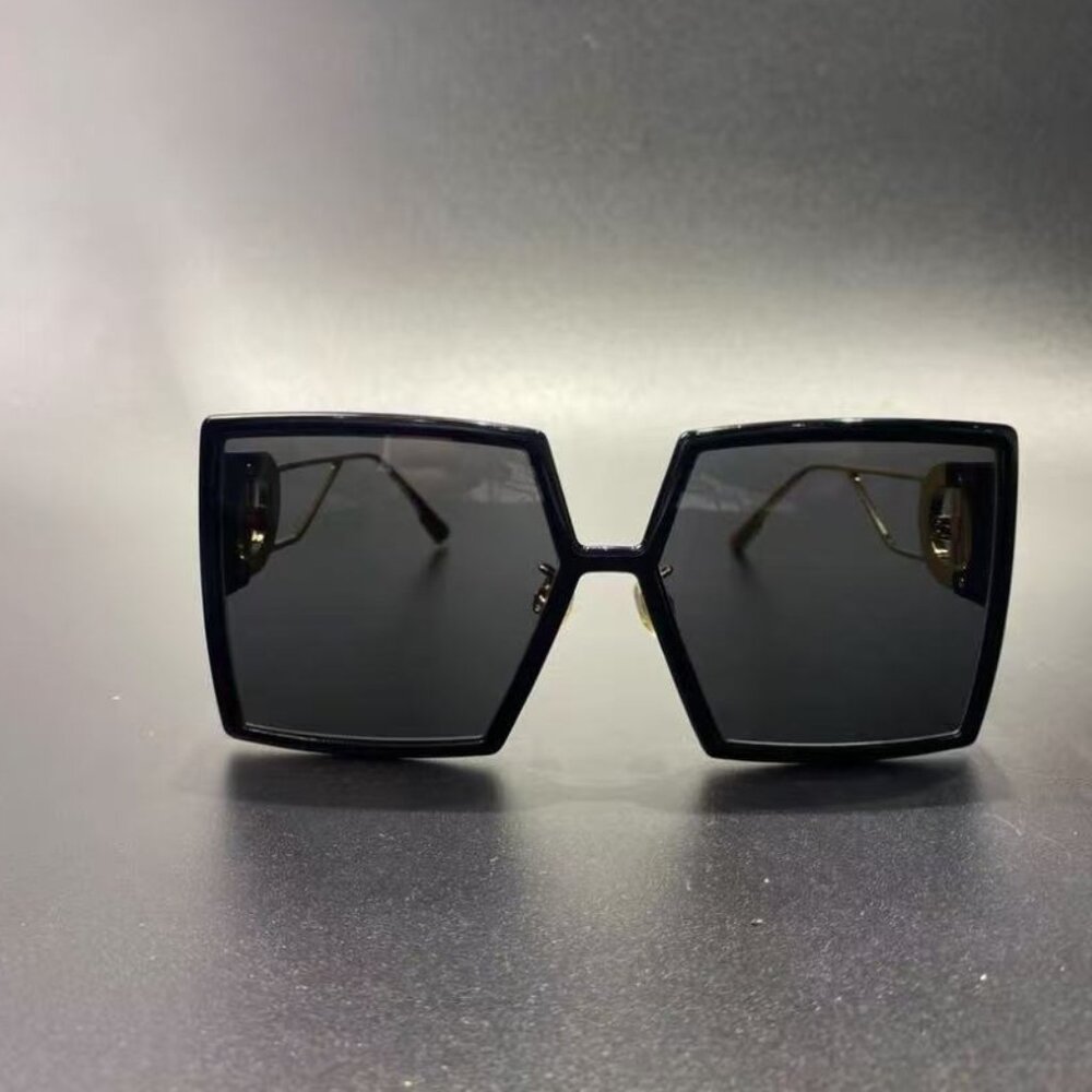 DIOR Montaigne 30 Oversized Square Sunglasses for Women